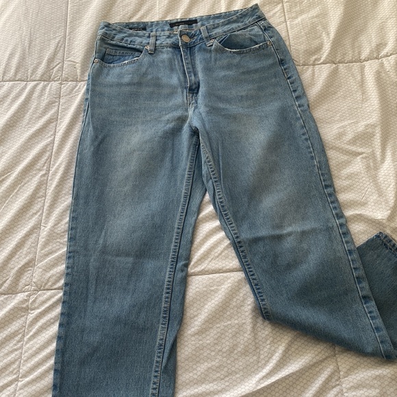 Mom jean. Good condition - Picture 3 of 5
